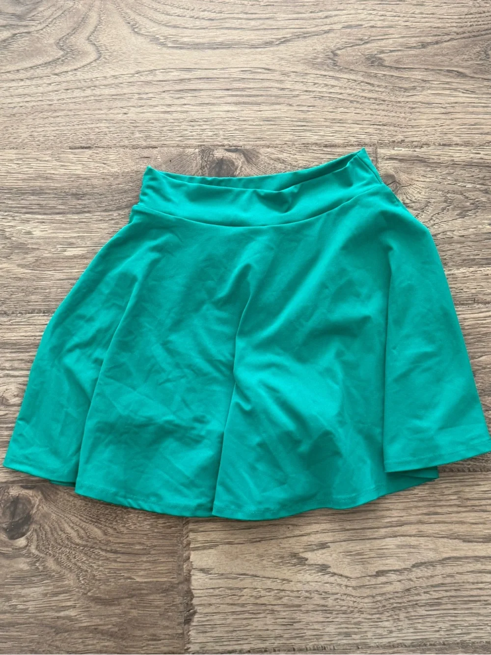 Fabletics Green Matching Set Crop Top & Skirt Set